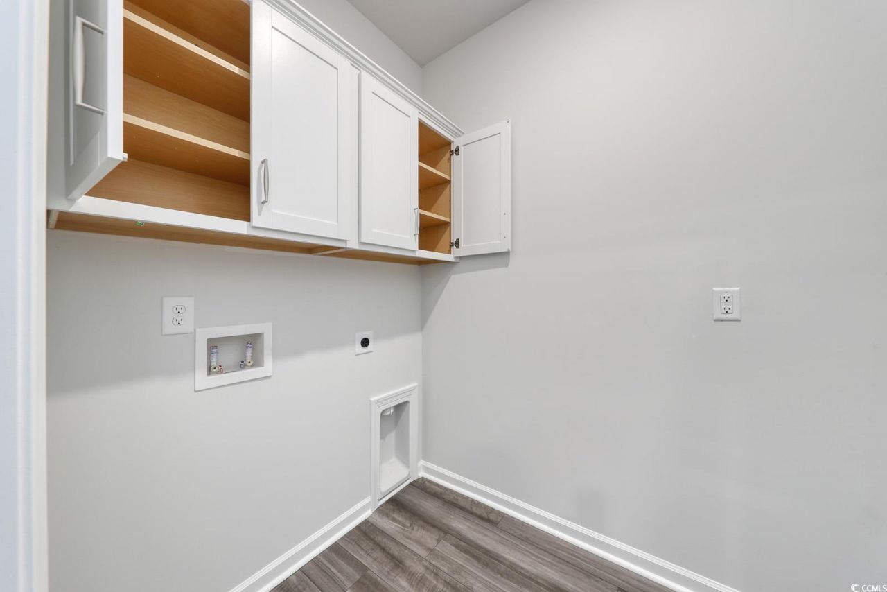 357 Garden Grove St Photo 26