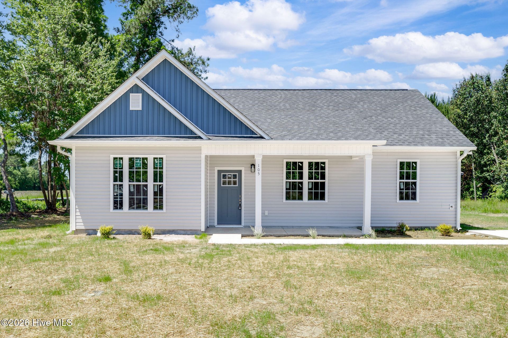 105 Doris Lane, Teachey, NC 28464 Main Photo