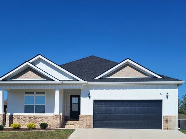 321 Frontier Dr, Clarksville, TN 37043