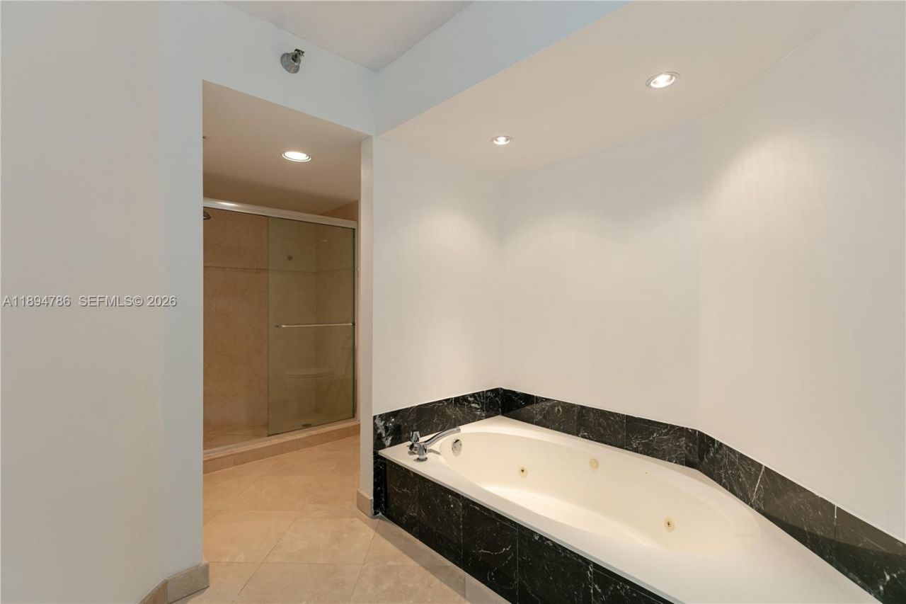 3400 NE 192nd St, Unit LPH5, Aventura, FL 33180 Photo