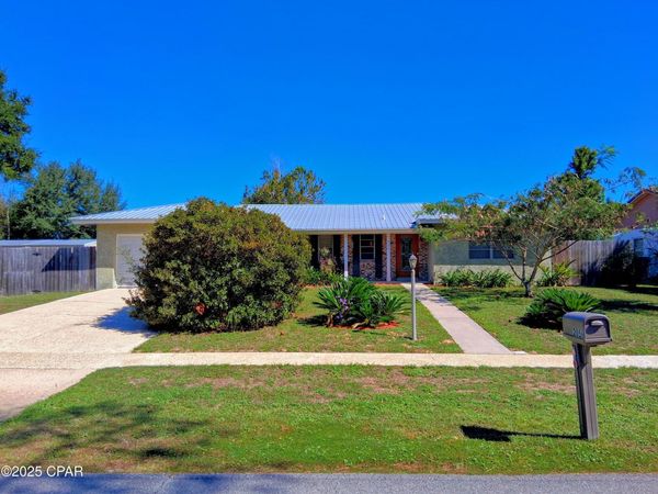 2056 Sunny Hills Boulevard, Chipley, FL 32428