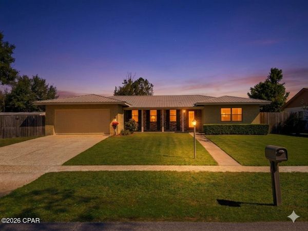 2056 Sunny Hills Boulevard, Chipley, FL 32428