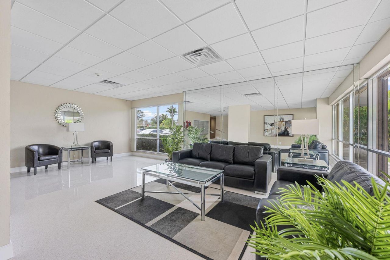 1831 NE 38th Street, Unit 410, Oakland Park, FL 33308 Photo