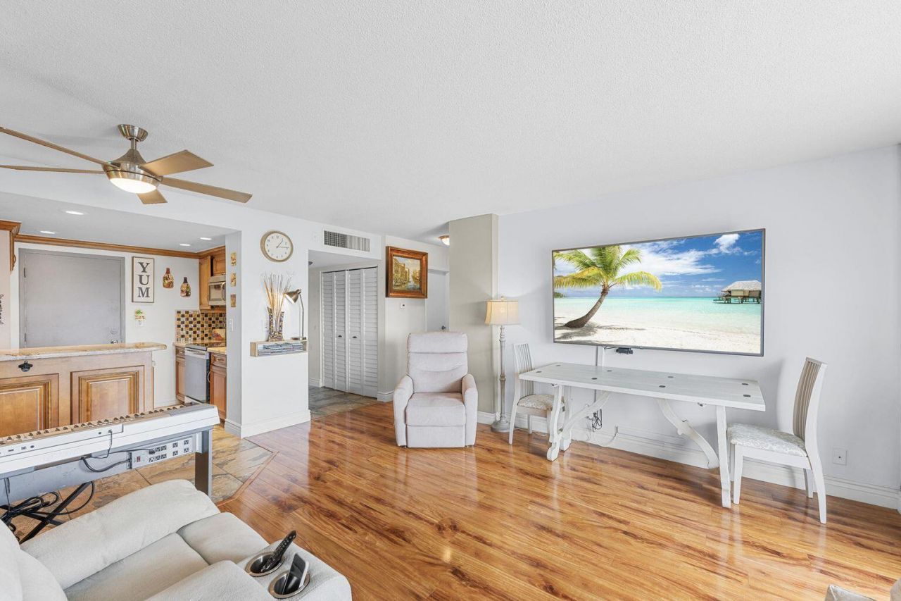 1831 NE 38th Street, Unit 410, Oakland Park, FL 33308 Photo