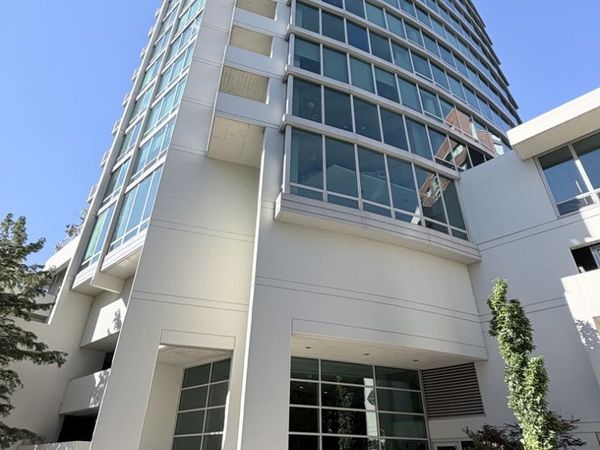 1570 ELMWOOD Avenue, Unit 802, Evanston, IL 60201