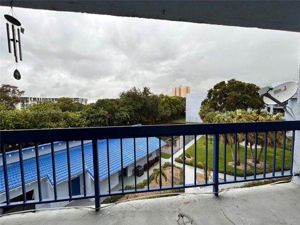 9460 Fontainebleau Blvd, Unit 421, Miami, FL 33172