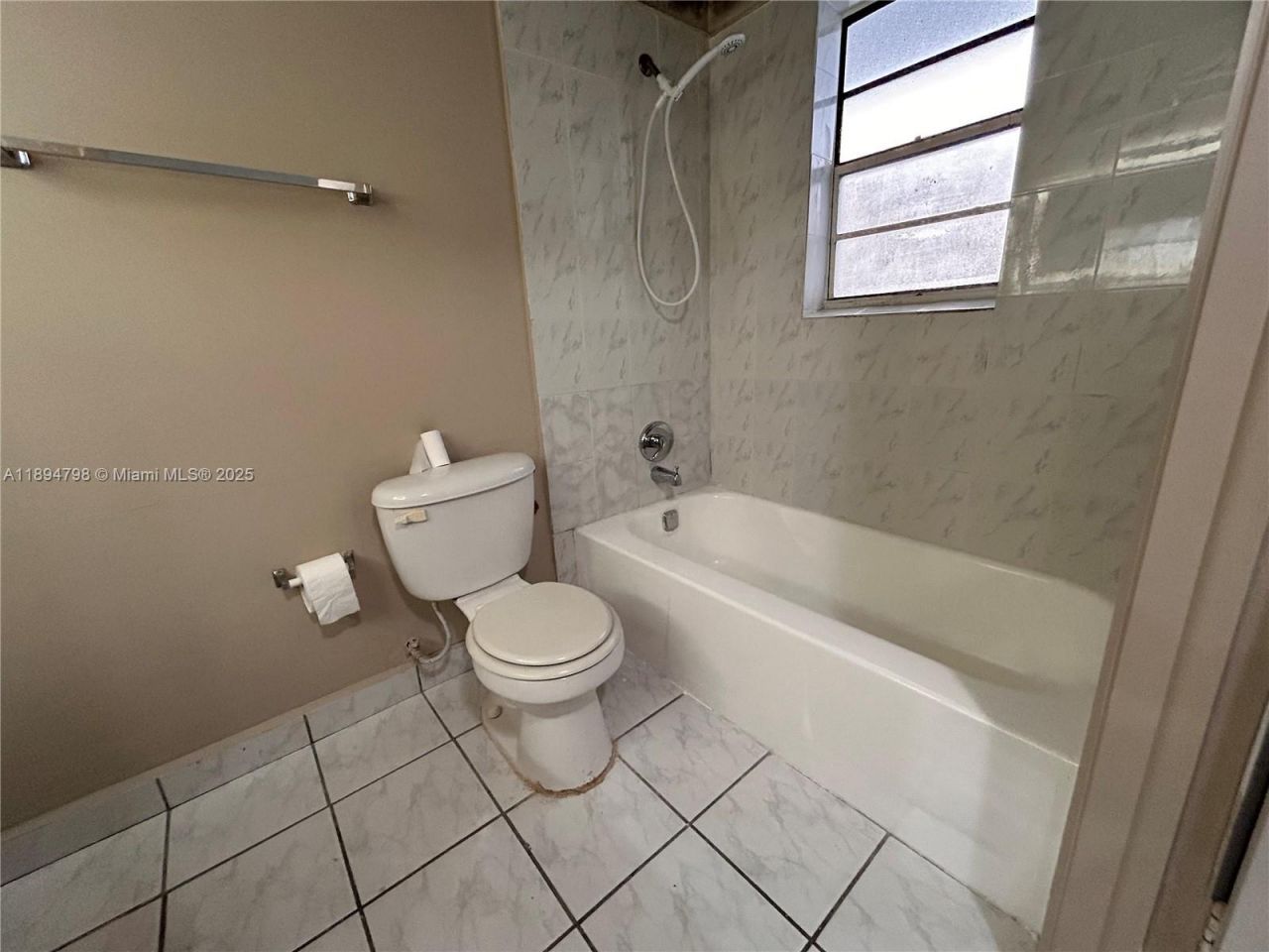 9460 Fontainebleau Blvd, Unit 421, Miami, FL 33172 Photo