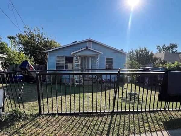 4118 Furey Street, Dallas, TX 75212