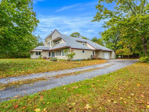 150 Montauk Highway, Westhampton, NY 11977