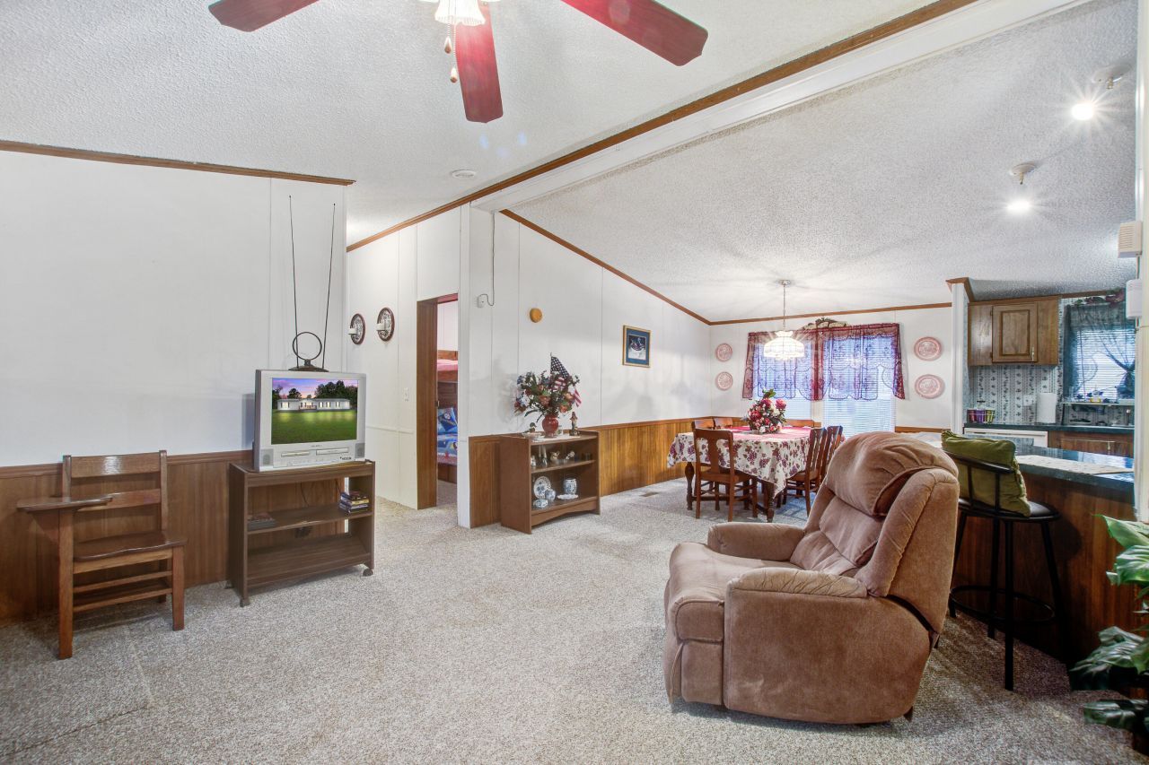 131 Lizzie Avenue Photo 10