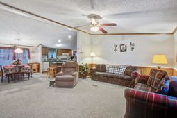 131 Lizzie Avenue photo 4