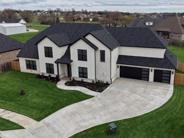 6417 S 59th Street, Rogers, AR 72758