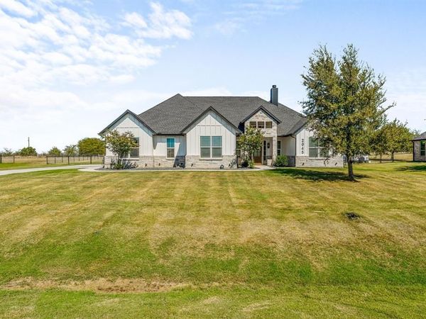 2045 Sunset Ridge Drive, Weatherford, TX 76087