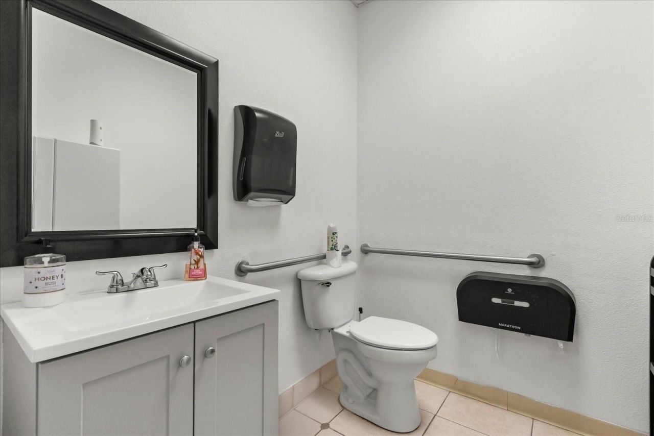 1046 Plaza Drive, Unit D & E & F, Kissimmee, FL 34743 Photo