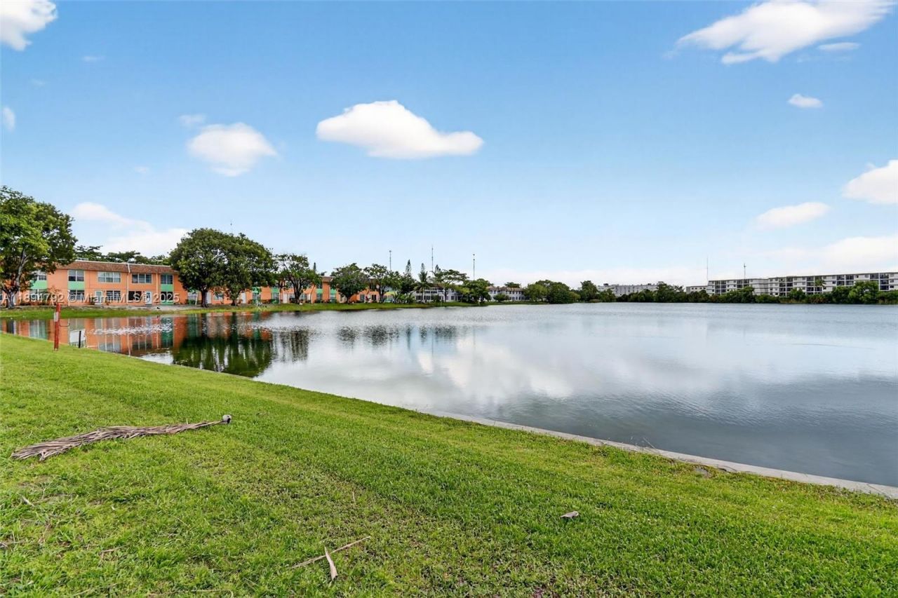 245 NE 191st St, Unit 3022, Miami, FL 33179 Photo