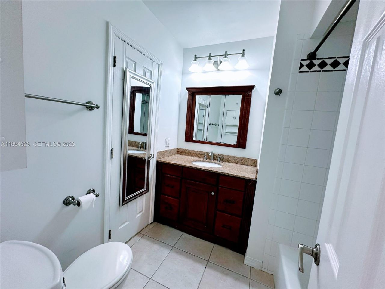 2424 SE 17th St, Unit B307, Fort Lauderdale, FL 33316 Photo