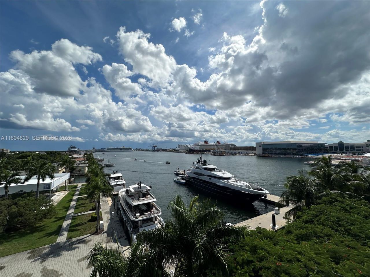 2424 SE 17th St, Unit B307, Fort Lauderdale, FL 33316 Photo