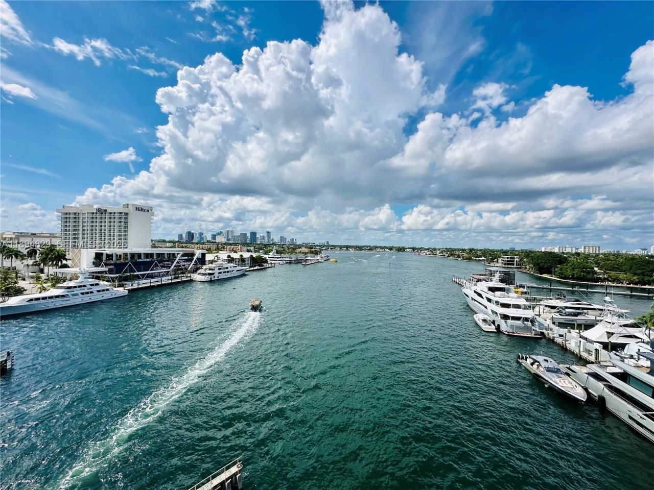 2424 SE 17th St, Unit B307, Fort Lauderdale, FL 33316 Photo