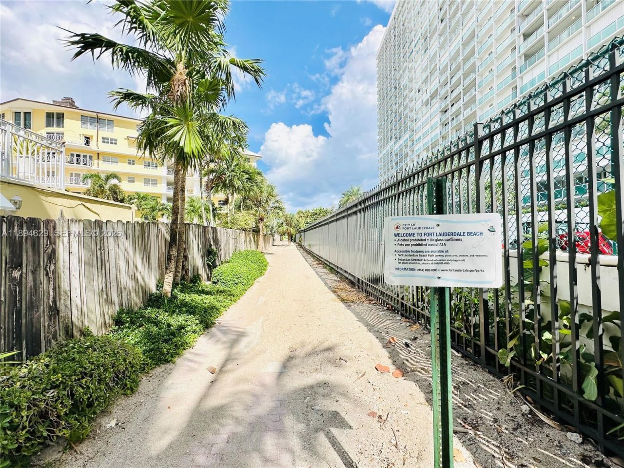 2424 SE 17th St, Unit B307, Fort Lauderdale, FL 33316 Photo