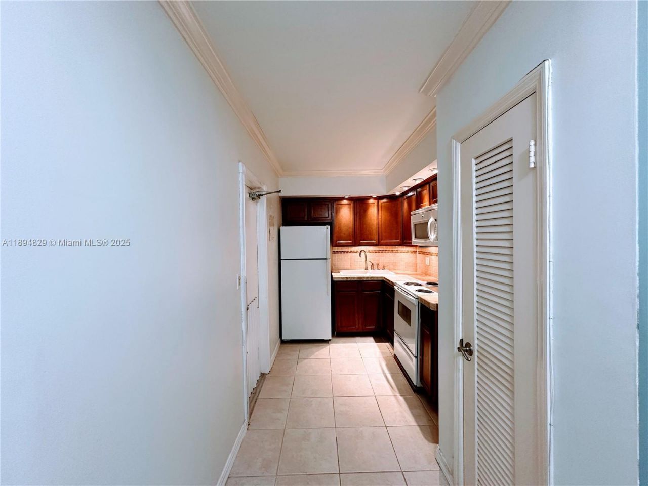 2424 SE 17th St, Unit B307, Fort Lauderdale, FL 33316 Photo