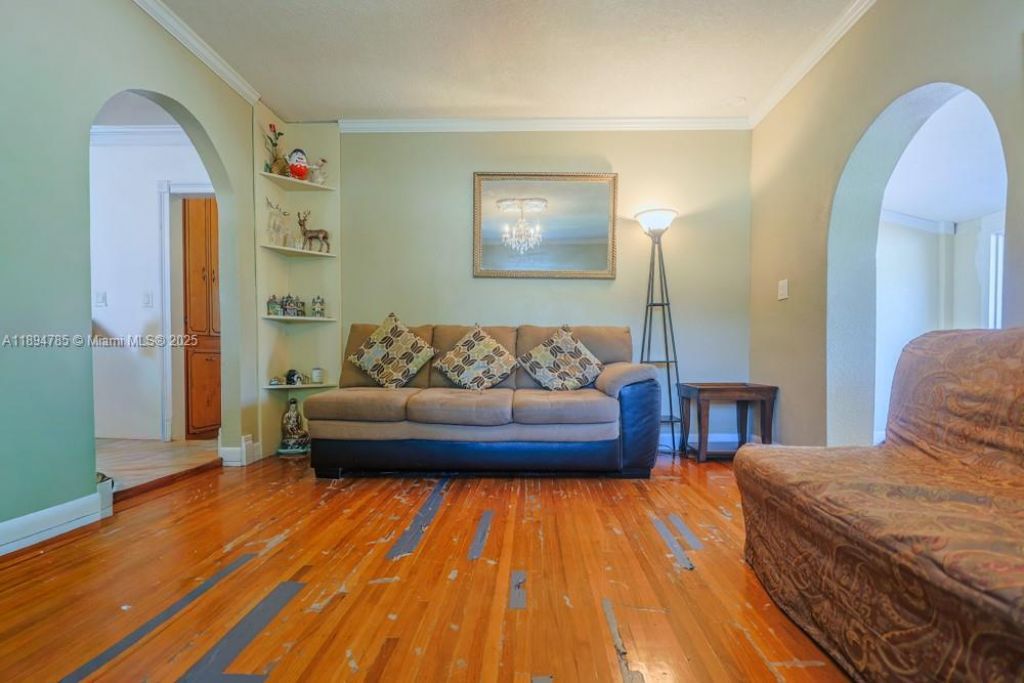 3495 W 2nd Ave, Hialeah, FL 33012 Photo