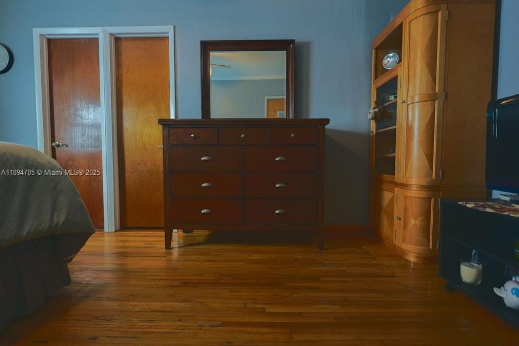 3495 W 2nd Ave, Hialeah, FL 33012 Photo