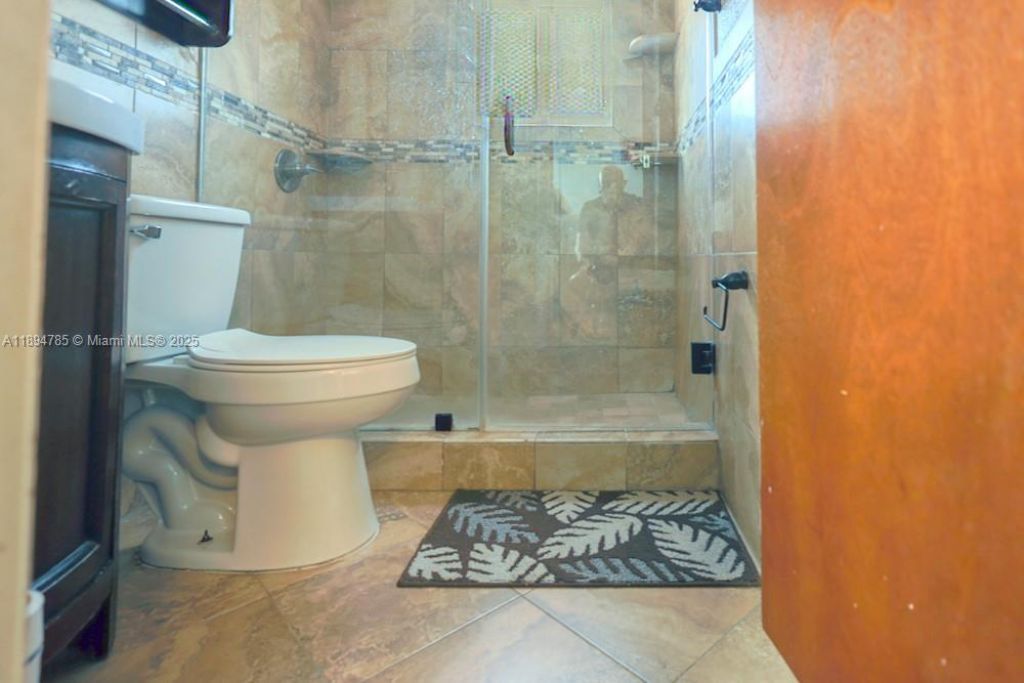 3495 W 2nd Ave, Hialeah, FL 33012 Photo