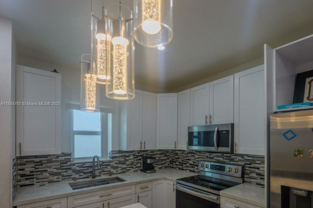 3495 W 2nd Ave, Hialeah, FL 33012 Photo