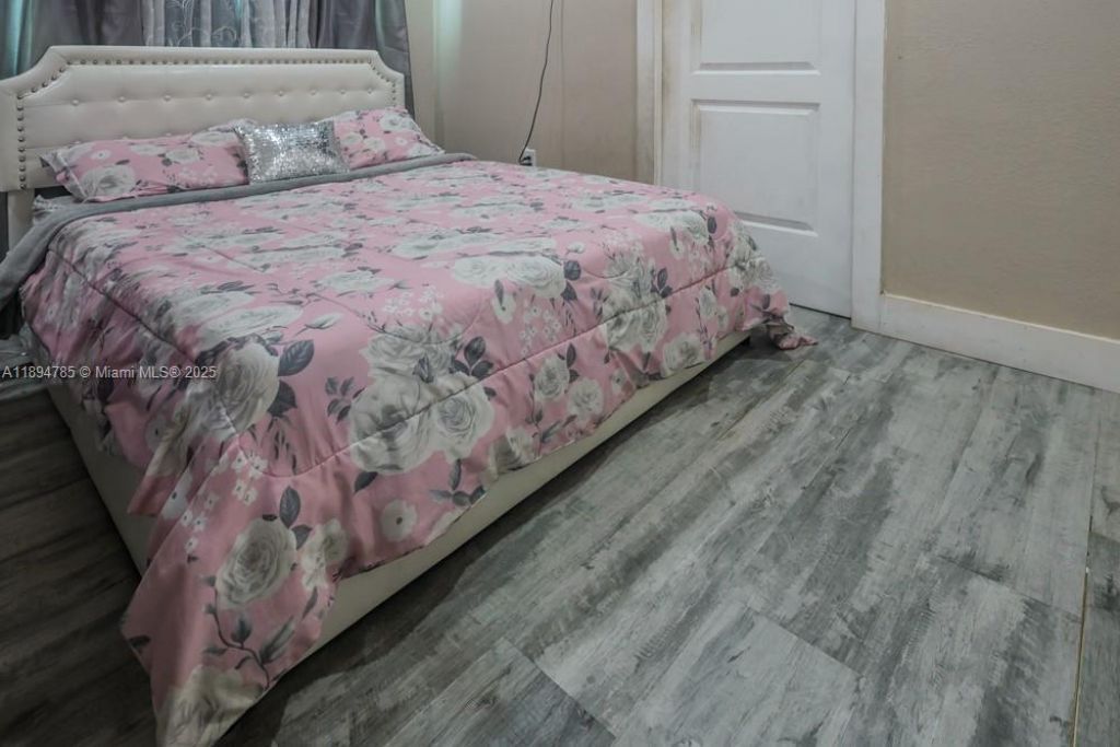 3495 W 2nd Ave, Hialeah, FL 33012 Photo