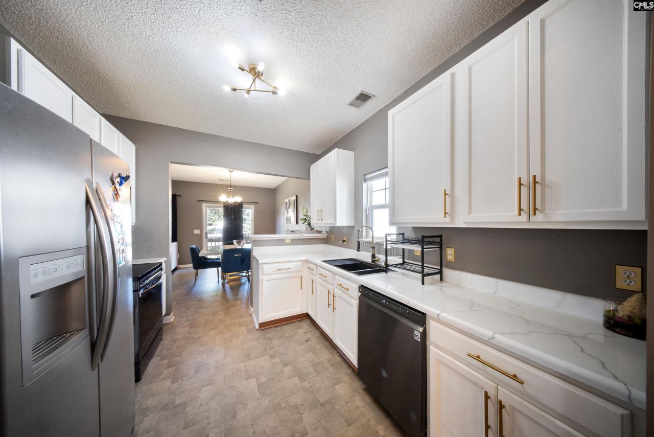 229 Bassett Loop Photo 11