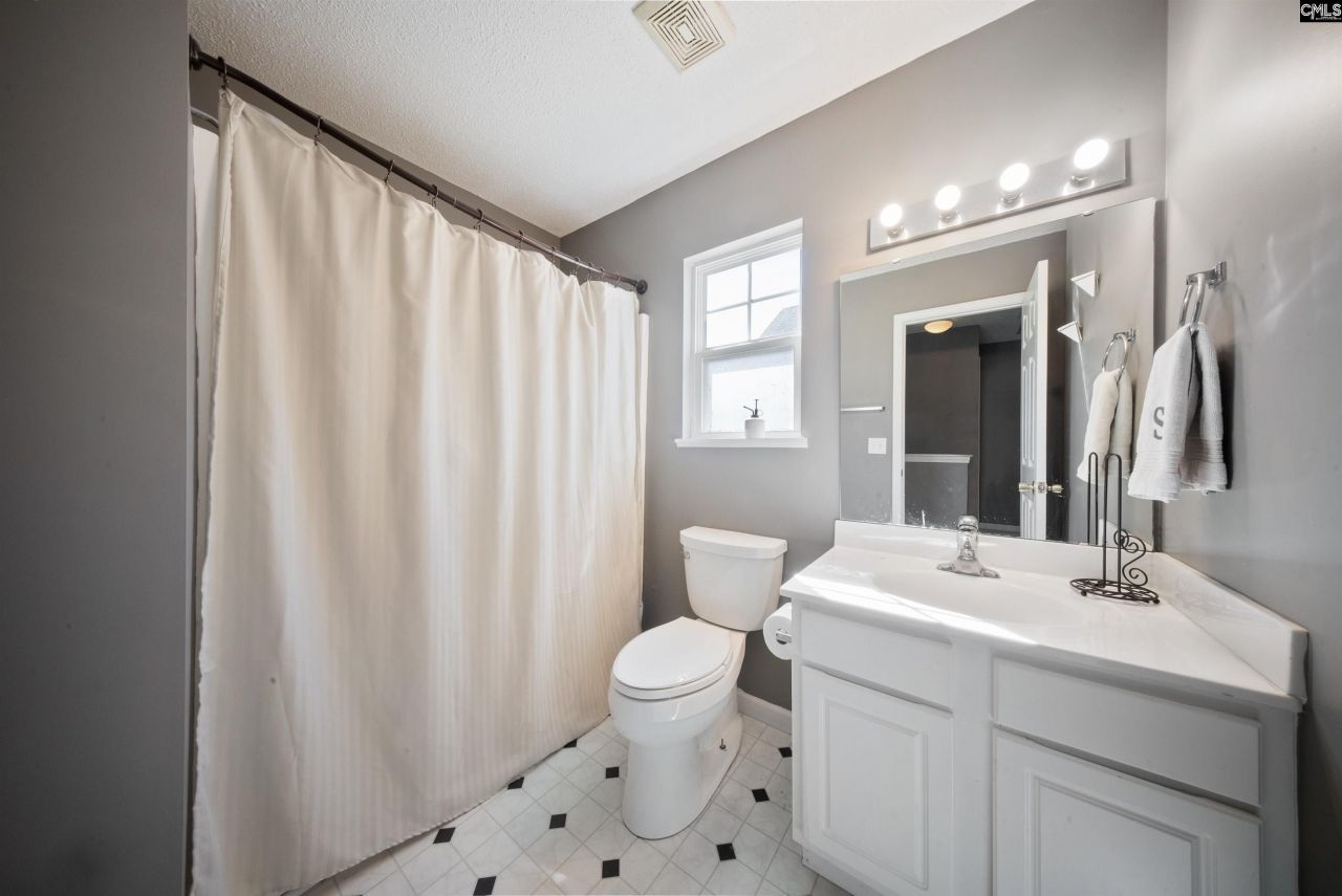 229 Bassett Loop Photo 23