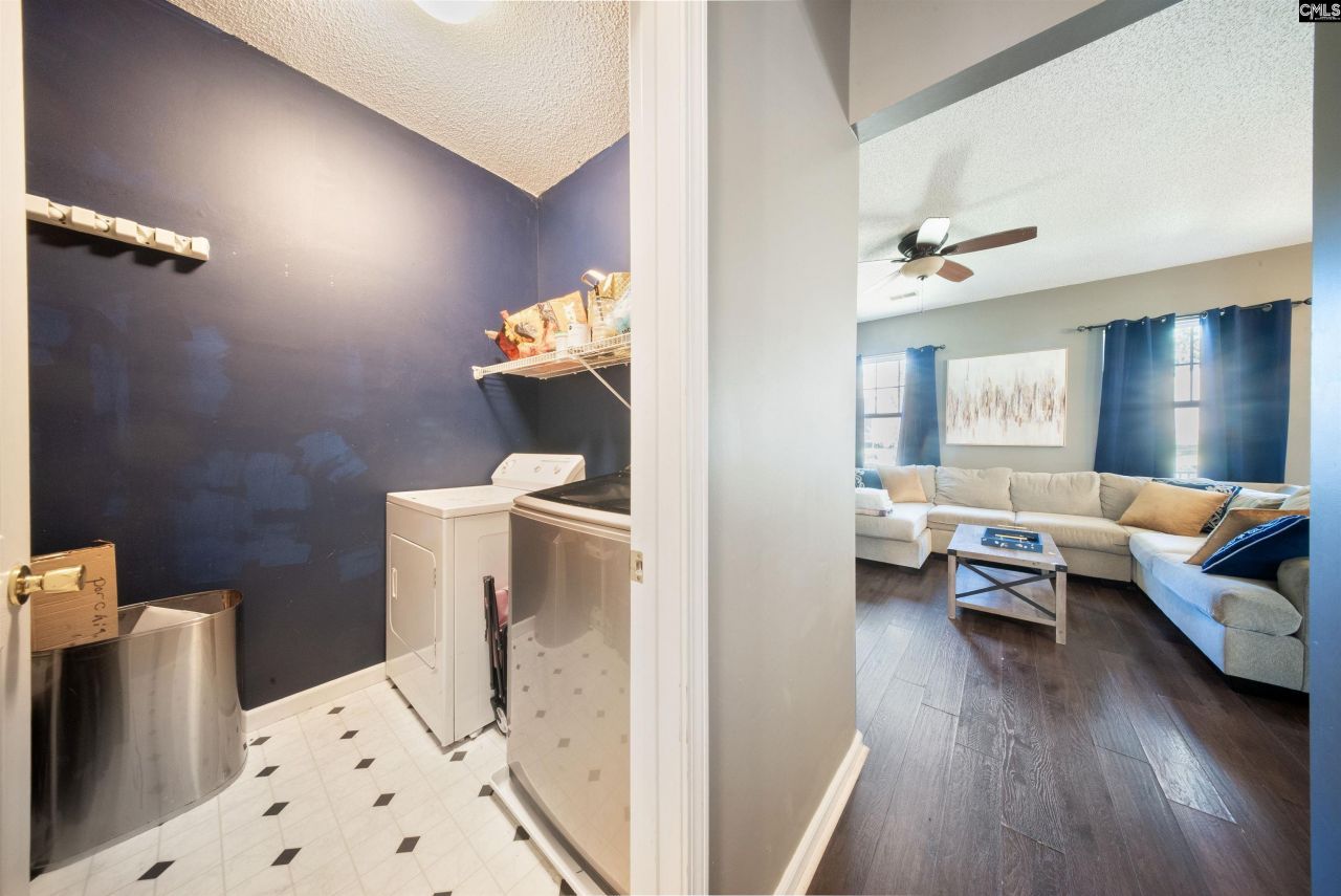 229 Bassett Loop Photo 9