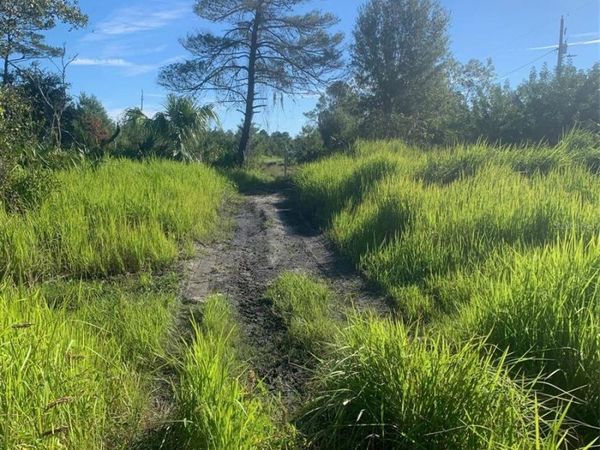 2701 METRO DRIVE, RUSKIN, FL 33570