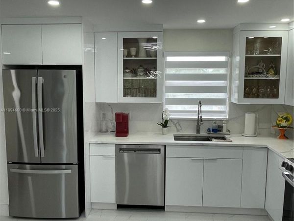 150 S Hollybrook Ter, Unit 303, Pembroke Pines, FL 33025