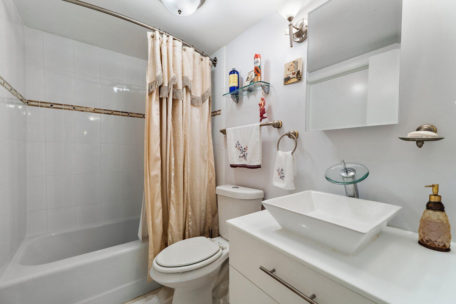 5480 N Ocean Drive, Unit A9c, Singer Island, FL 33404 Photo