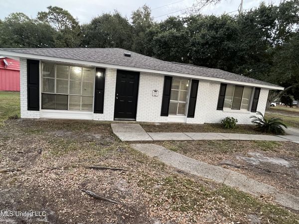 4308 Robinhood Drive, Pascagoula, MS 39581