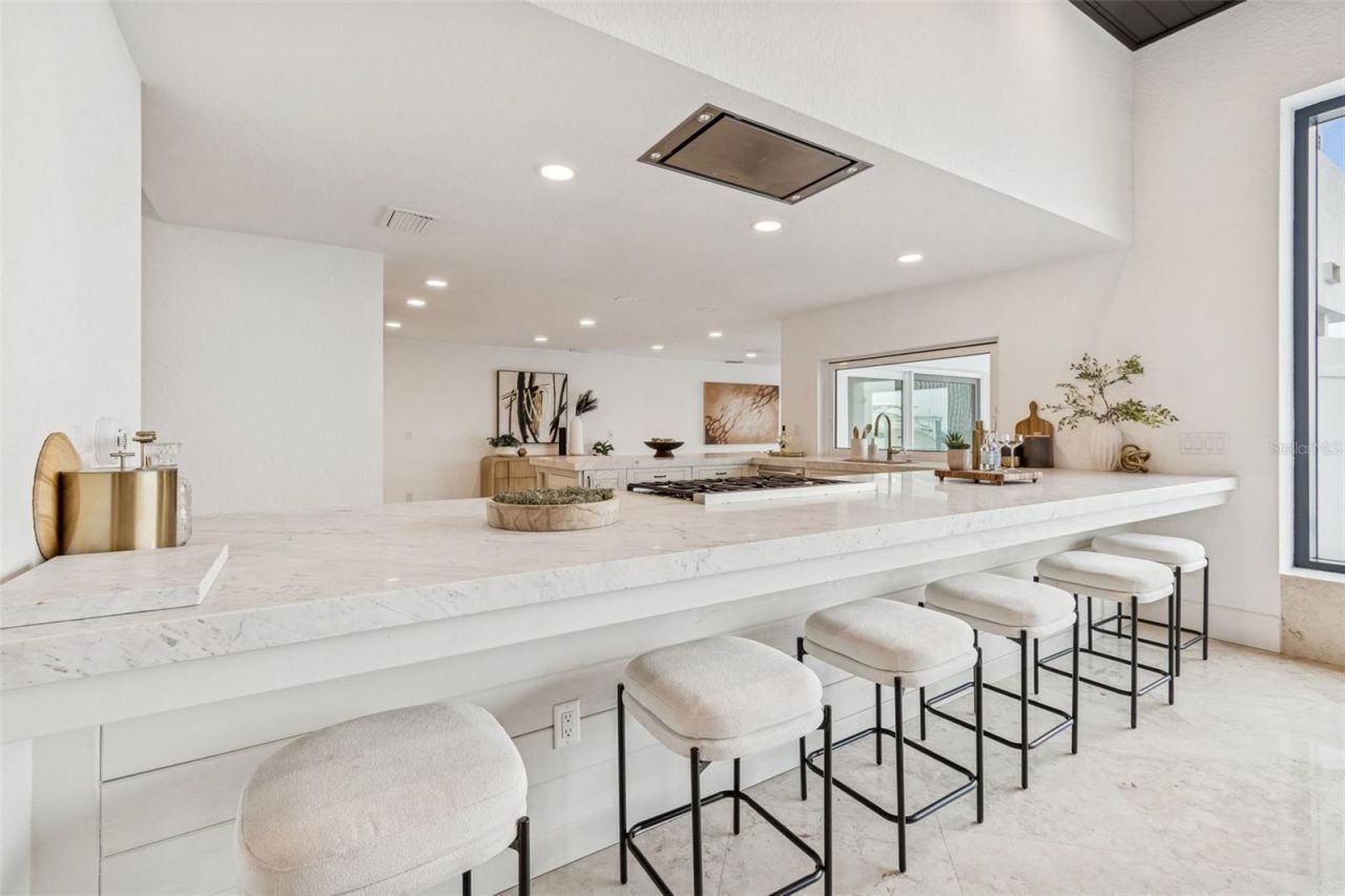 1936 Carolina Avenue Ne, Saint Petersburg, FL 33703 Photo