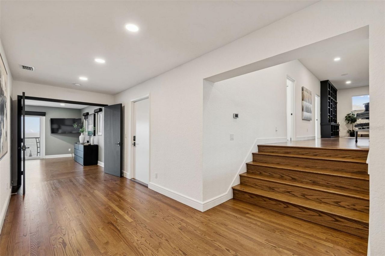 1936 Carolina Avenue Ne, Saint Petersburg, FL 33703 Photo