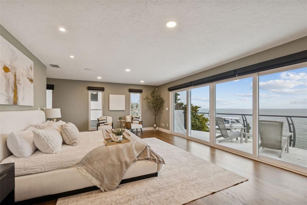 1936 Carolina Avenue Ne, Saint Petersburg, FL 33703 Photo