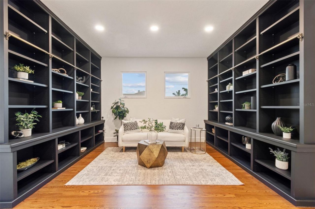 1936 Carolina Avenue Ne, Saint Petersburg, FL 33703 Photo