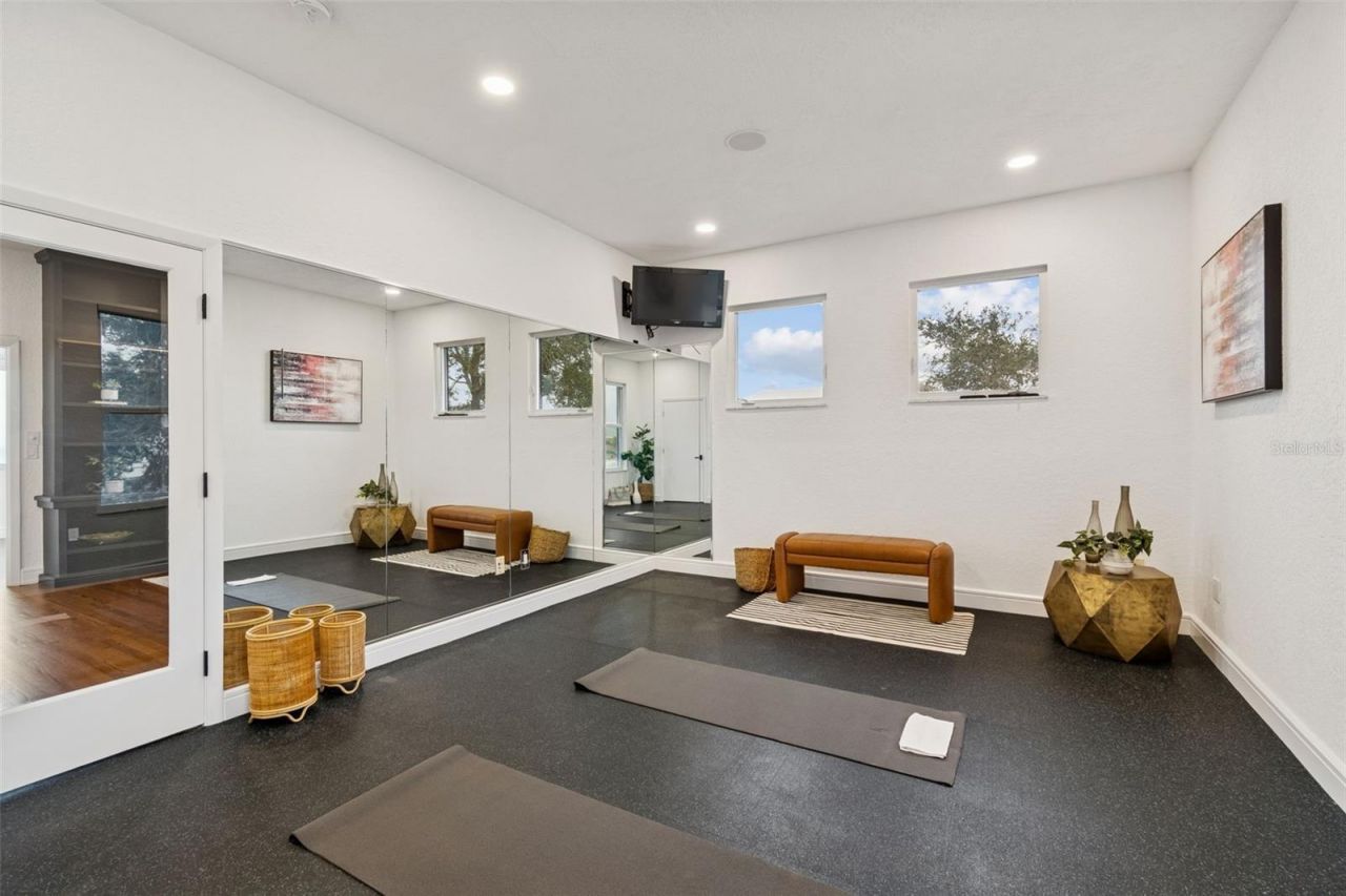 1936 Carolina Avenue Ne, Saint Petersburg, FL 33703 Photo