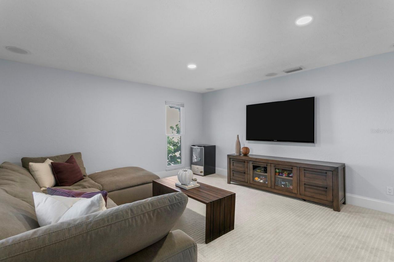 1936 Carolina Avenue Ne, Saint Petersburg, FL 33703 Photo