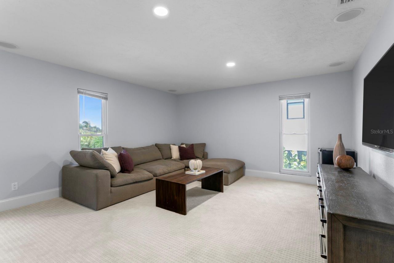 1936 Carolina Avenue Ne, Saint Petersburg, FL 33703 Photo