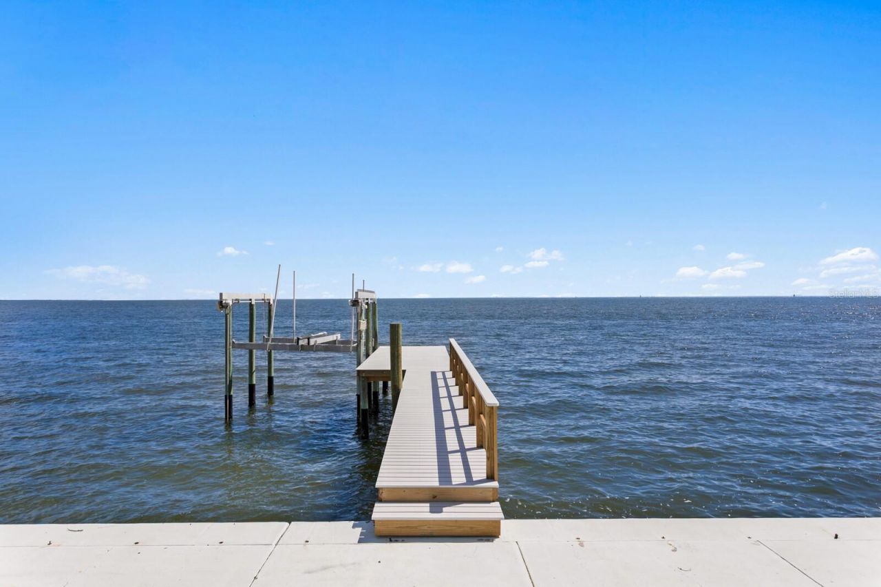 1936 Carolina Avenue Ne, Saint Petersburg, FL 33703 Photo