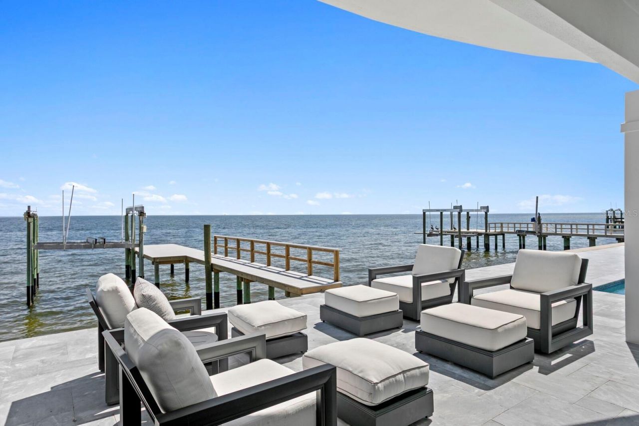 1936 Carolina Avenue Ne, Saint Petersburg, FL 33703 Photo