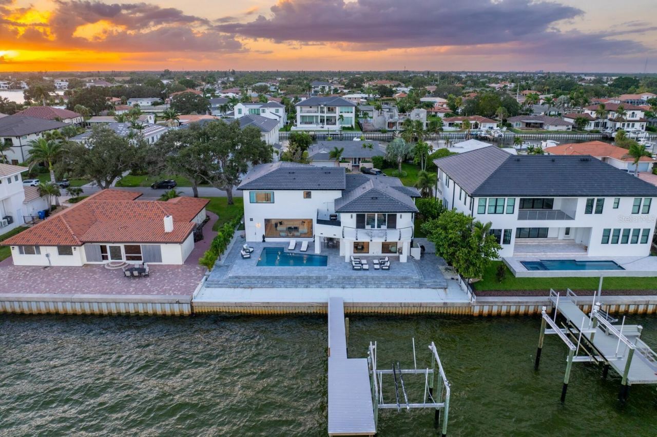 1936 Carolina Avenue Ne, Saint Petersburg, FL 33703 Photo