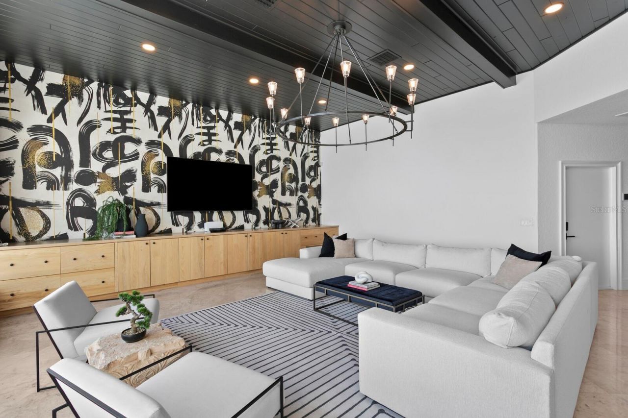 1936 Carolina Avenue Ne, Saint Petersburg, FL 33703 Photo