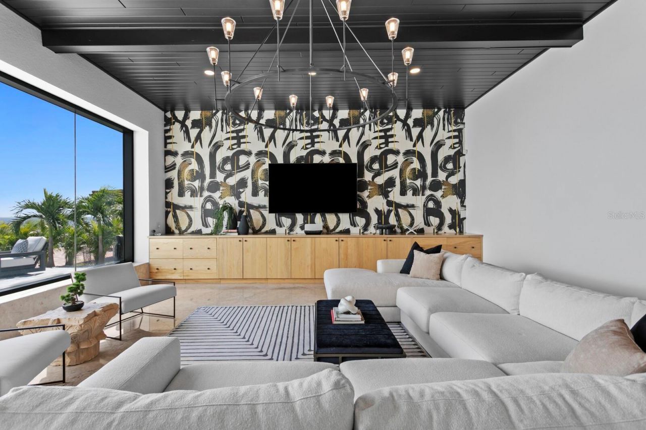 1936 Carolina Avenue Ne, Saint Petersburg, FL 33703 Photo