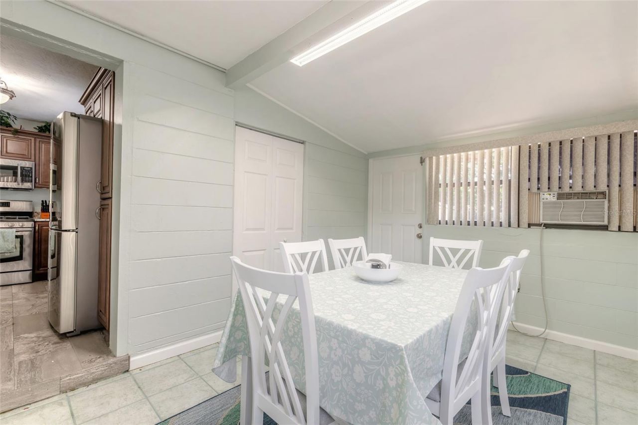 822 E 12th Avenue, New Smyrna Beach, FL 32169 Photo