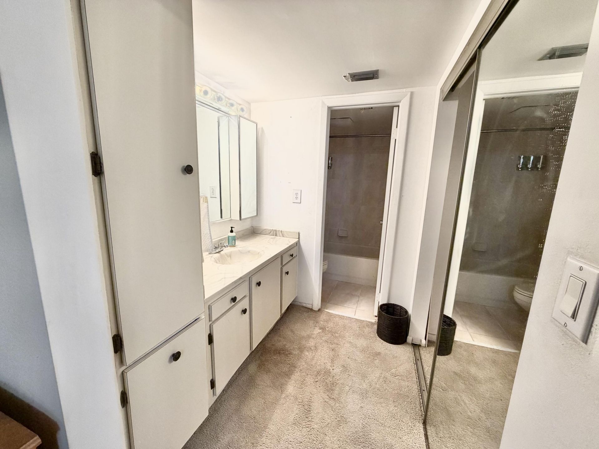 1101 Colony Point Circle, Unit 220, Pembroke Pines, FL 33026 Photo